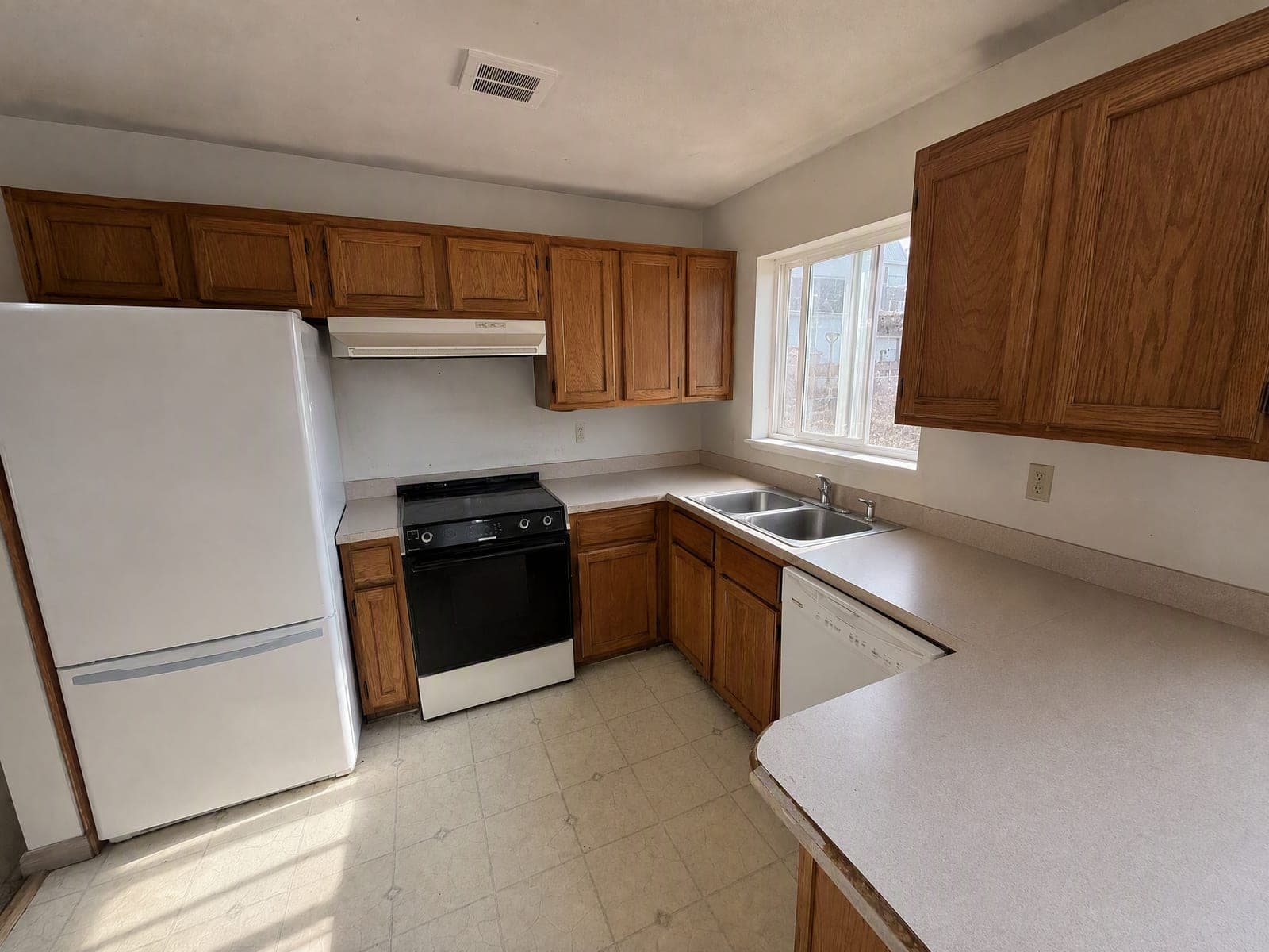 Clear Clutter Before a Rental Goes Live