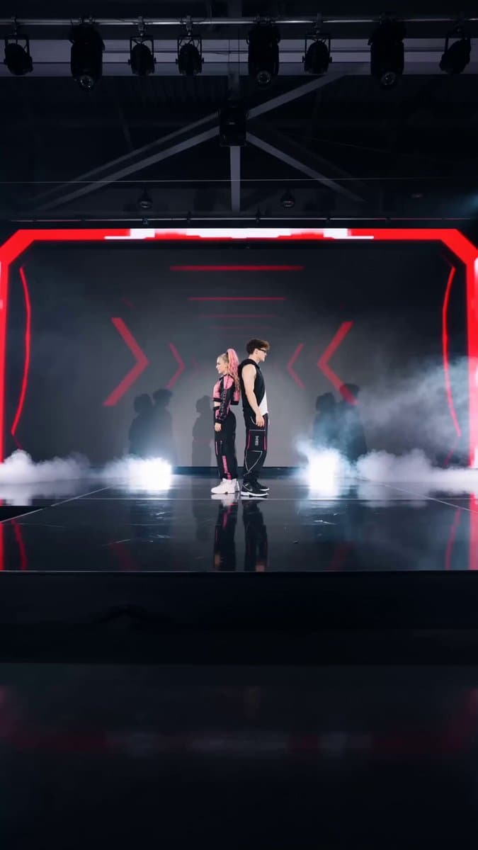 templates.Pop Idol Concert Duo